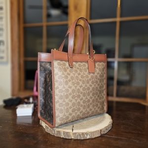 BRAND NEW GORGEOUS COACH FIELD TOTE